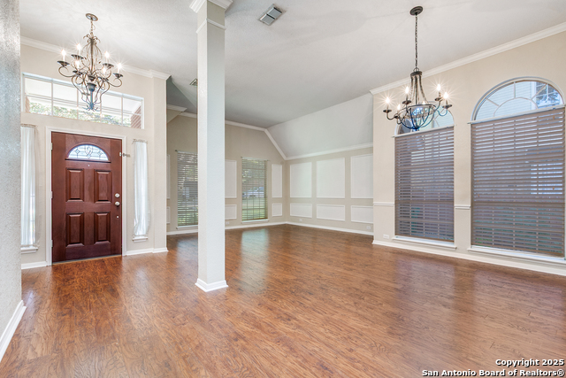 Listing photo id 3 for 8414 Blackcastle