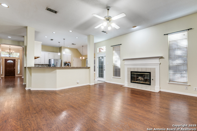 Listing photo id 6 for 8414 Blackcastle