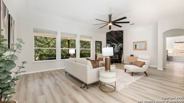 Listing photo id 8 for 9650 Calmont Way