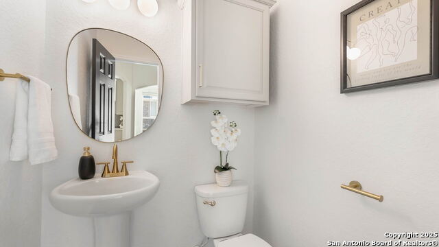 Listing photo id 9 for 9650 Calmont Way