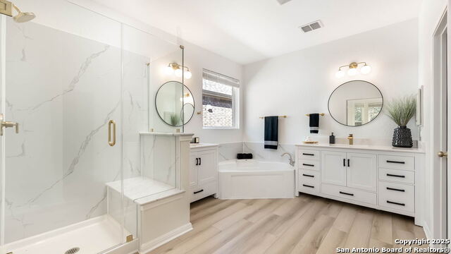 Listing photo id 11 for 9650 Calmont Way