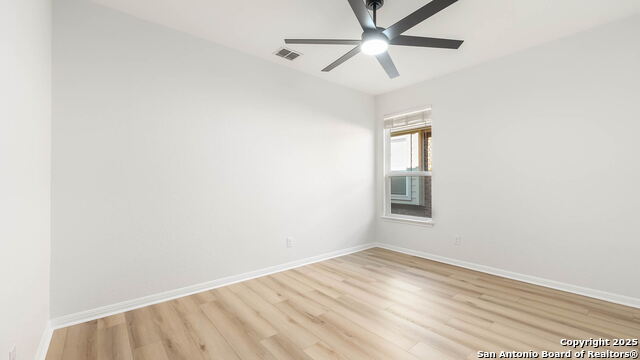 Listing photo id 15 for 9650 Calmont Way