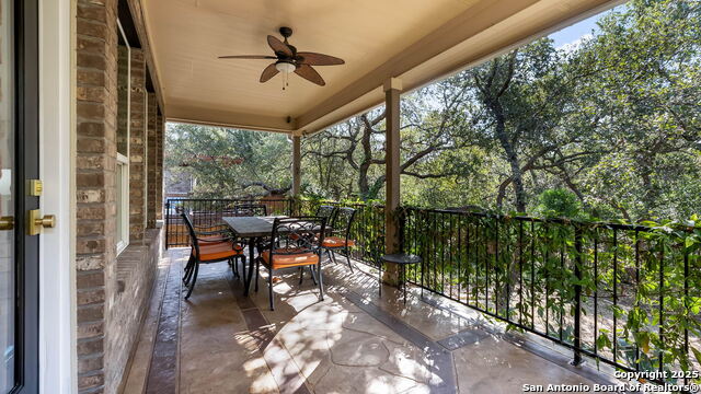 Listing photo id 17 for 9650 Calmont Way