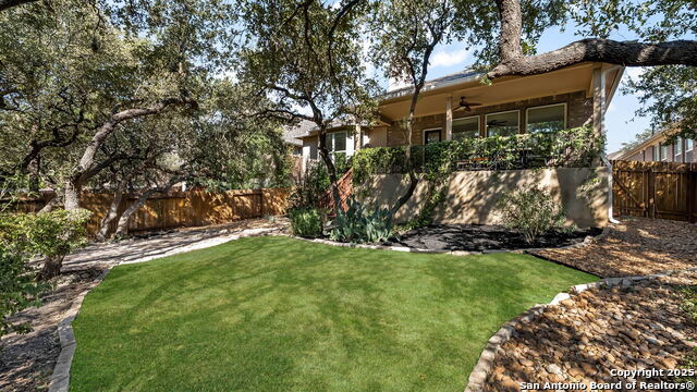 Listing photo id 19 for 9650 Calmont Way