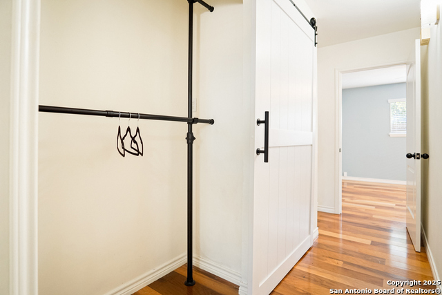 Image 19 of 25 For 10915 Burr Oak