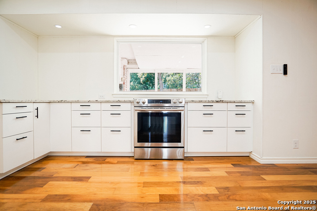 Image 3 of 25 For 10915 Burr Oak