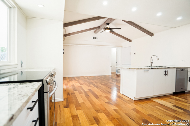 Image 4 of 25 For 10915 Burr Oak