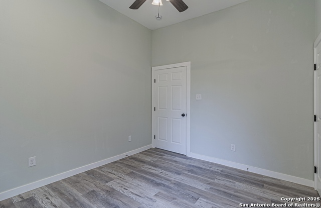Listing photo id 11 for 210 San Jacinto N