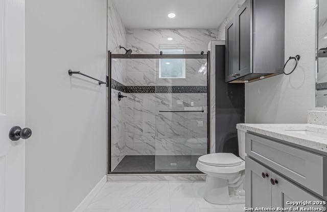 Listing photo id 14 for 210 San Jacinto N