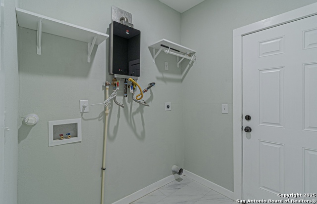 Listing photo id 23 for 210 San Jacinto N