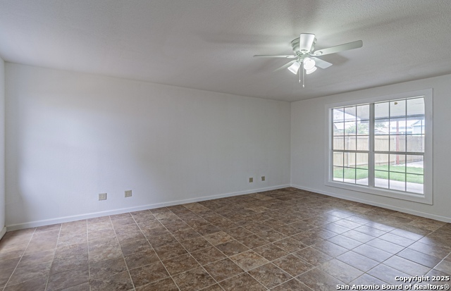 Listing photo id 30 for 210 San Jacinto N