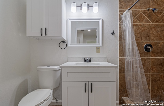 Listing photo id 33 for 210 San Jacinto N