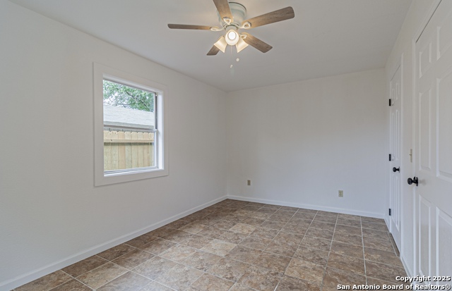 Listing photo id 4 for 210 San Jacinto N