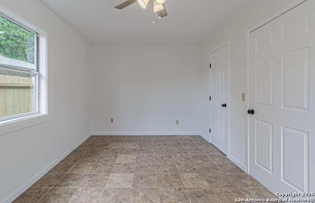 Listing photo id 5 for 210 San Jacinto N