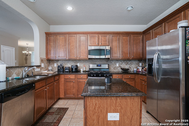 Image 7 of 16 For 14006 Roslin