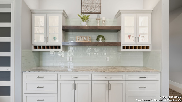 Image 18 of 72 For 1627 Bussola