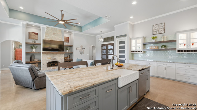 Image 22 of 72 For 1627 Bussola