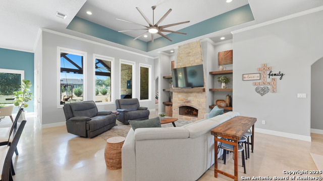 Image 3 of 72 For 1627 Bussola