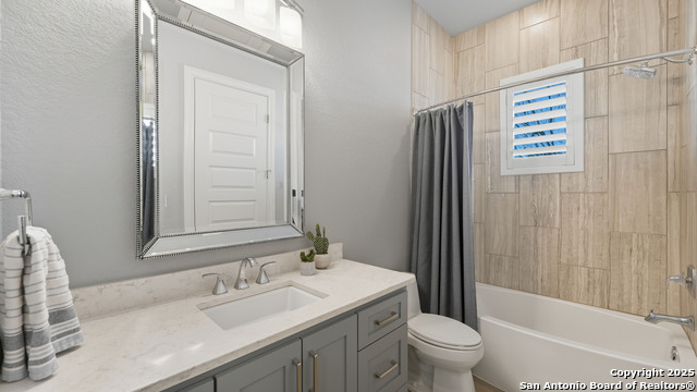 Image 33 of 72 For 1627 Bussola