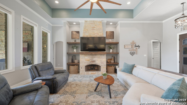 Image 4 of 72 For 1627 Bussola