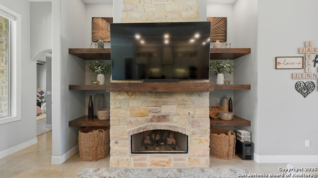 Image 5 of 72 For 1627 Bussola