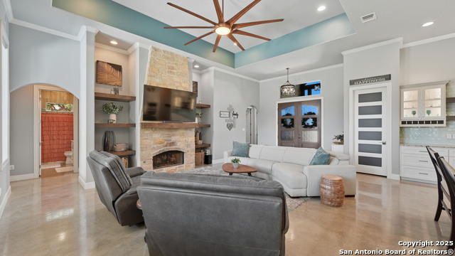 Image 8 of 72 For 1627 Bussola