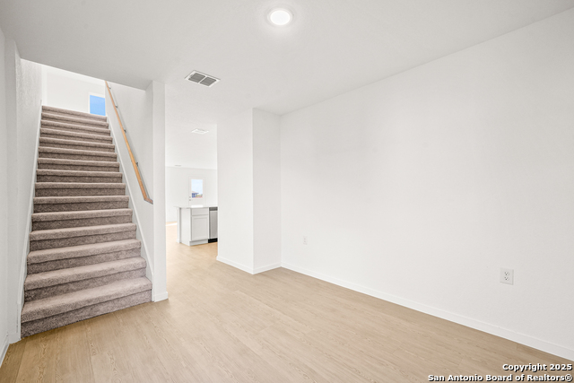 Image 2 of 31 For 1314 Neria Loop