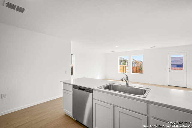 Image 5 of 31 For 1314 Neria Loop