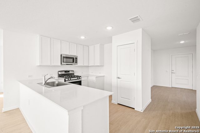 Image 6 of 31 For 1314 Neria Loop