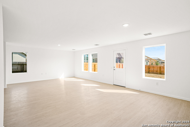 Image 8 of 31 For 1314 Neria Loop