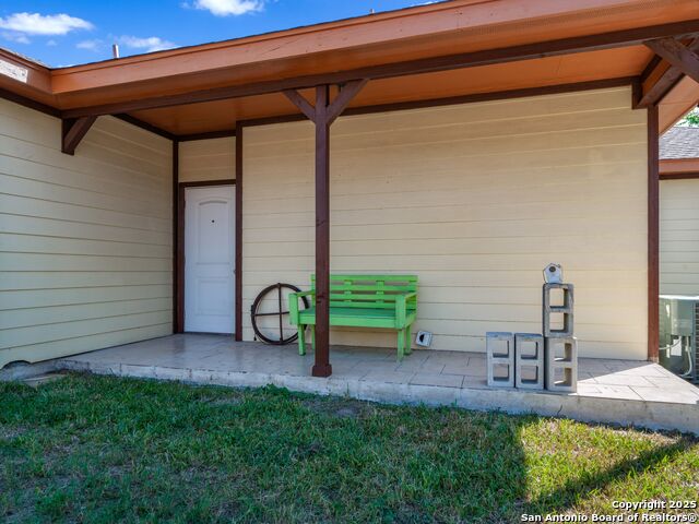 Image 25 of 28 For 605 Meadow Gate