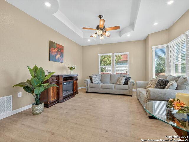 Image 4 of 28 For 605 Meadow Gate