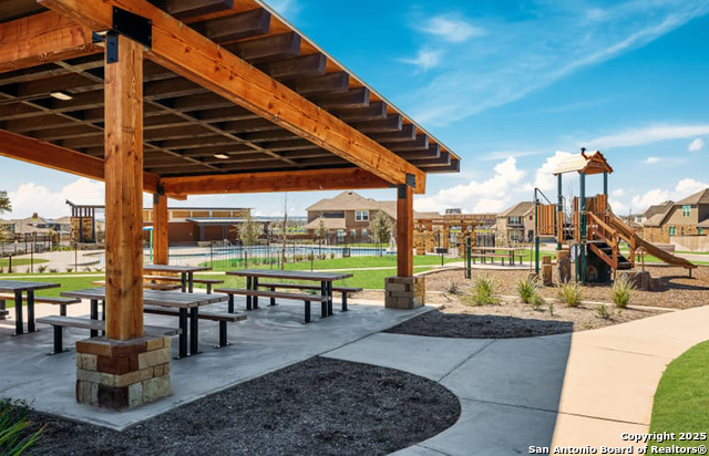 Image 8 of 9 For 12214 Brucci