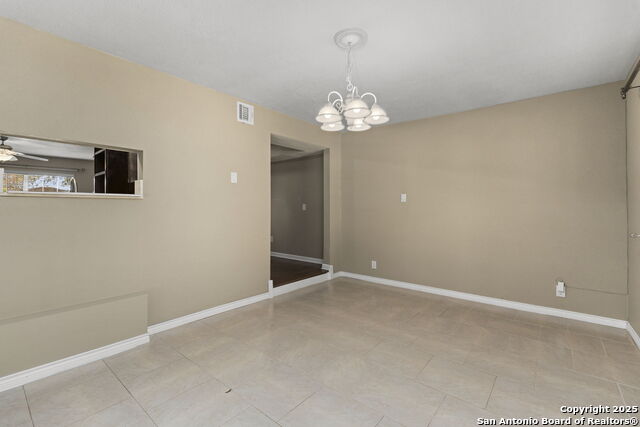 Image 21 of 36 For 502 Brookview Dr