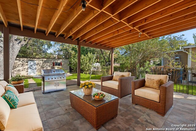 Image 25 of 36 For 502 Brookview Dr