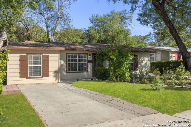 Image 3 of 36 For 502 Brookview Dr