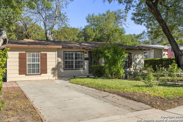 Image 30 of 36 For 502 Brookview Dr