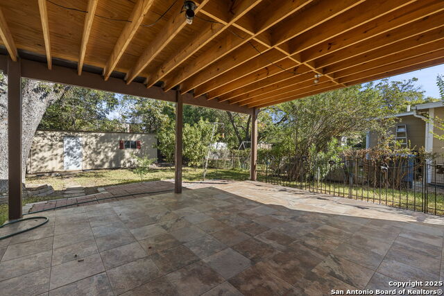 Image 32 of 36 For 502 Brookview Dr