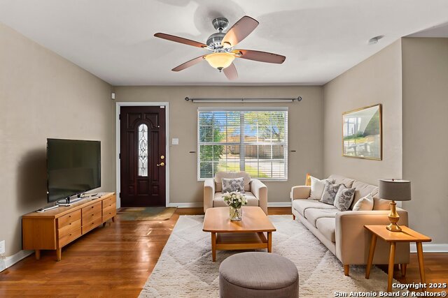 Image 7 of 36 For 502 Brookview Dr