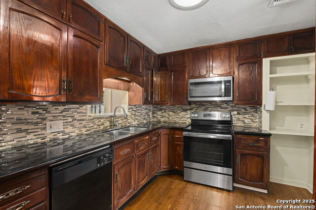 Image 9 of 36 For 502 Brookview Dr