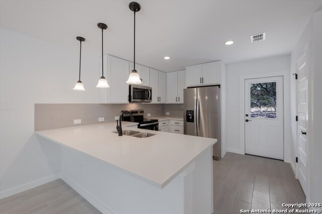 Image 13 of 26 For 432 Canyon Lake Dr