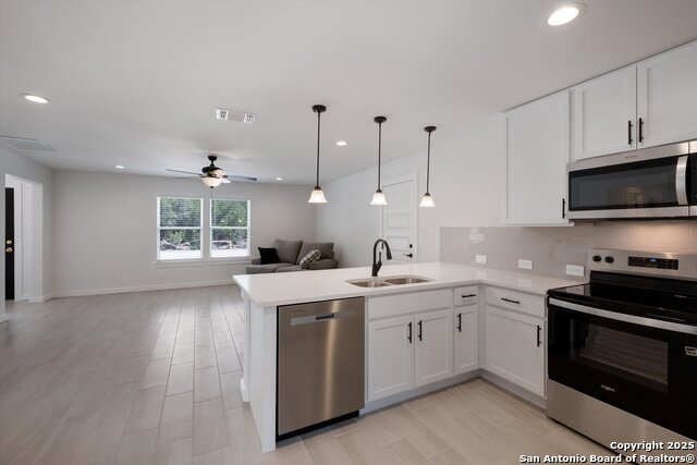 Image 15 of 26 For 432 Canyon Lake Dr