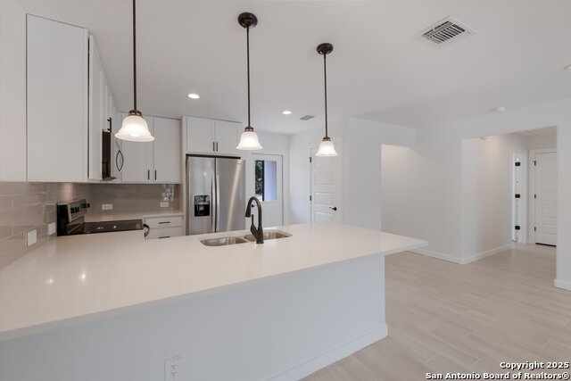 Image 16 of 26 For 432 Canyon Lake Dr