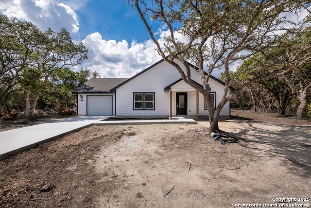 Image 2 of 26 For 432 Canyon Lake Dr