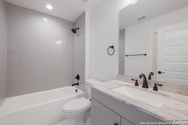 Image 24 of 26 For 432 Canyon Lake Dr