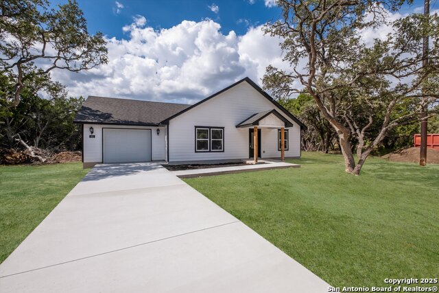 Image 5 of 26 For 432 Canyon Lake Dr