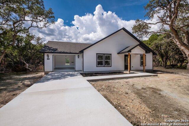 Image 7 of 26 For 432 Canyon Lake Dr