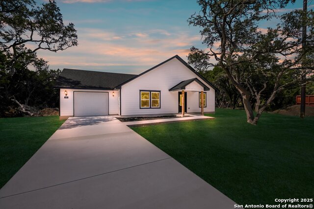 Image 8 of 26 For 432 Canyon Lake Dr