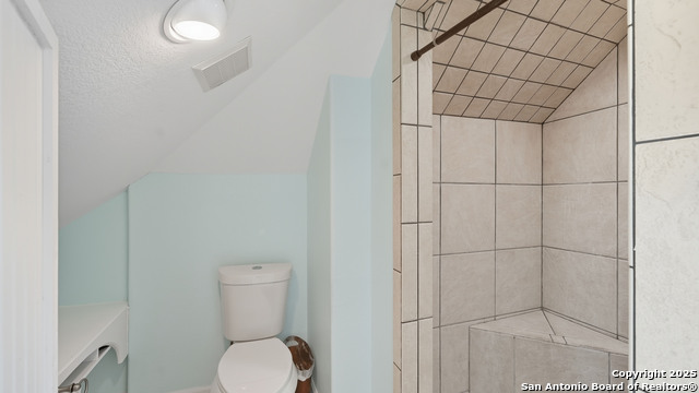 Listing photo id 12 for 635 & 651 Barbara