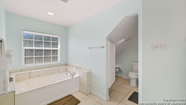 Listing photo id 13 for 635 & 651 Barbara